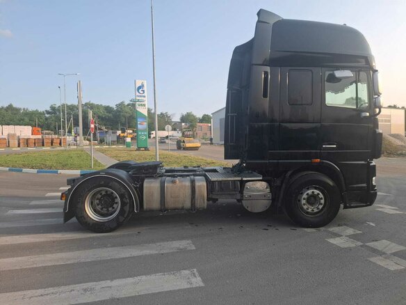 2008 DAF XF 105, чёрный, 2700000 рублей - вид 4
