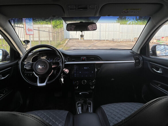 2017 Kia Rio IV, серый, 1100000 рублей - вид 6