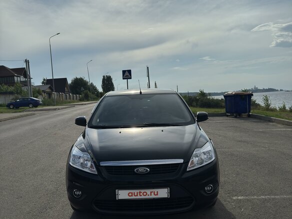 2009 Ford Focus II Рестайлинг, чёрный, 685000 рублей - вид 2
