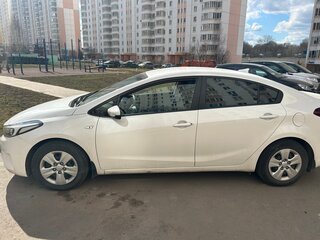 2018 Kia Cerato III Рестайлинг (Classic), белый, 1050000 рублей, вид 4