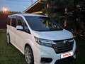 2017 Honda Stepwgn V Рестайлинг, белый, 1980000 рублей