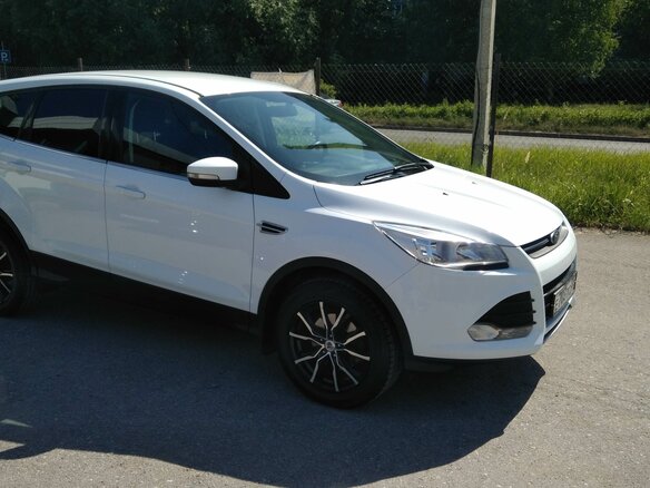 2016 Ford Kuga II, белый