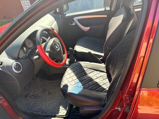 2010 Renault Sandero I, красный, 475000 рублей, вид 4