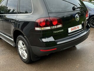 2009 Volkswagen Touareg I Рестайлинг, чёрный, 1380000 рублей, вид 5