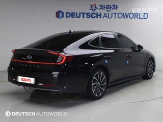 2022 Hyundai Sonata VIII (DN8), чёрный, 1940000 рублей, вид 2