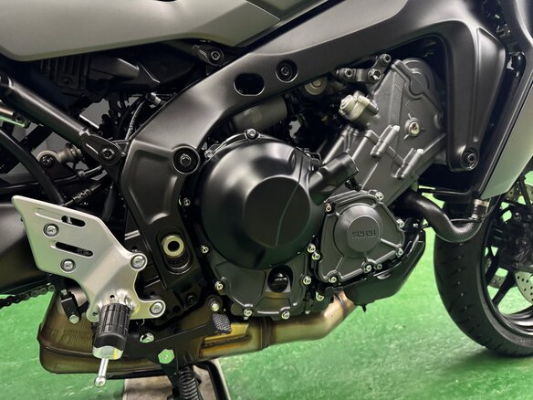 2022 Yamaha MT-09 Tracer (FJ-09), серый, 1325000 рублей - вид 19