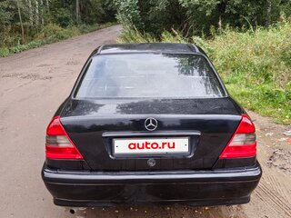 1996 Mercedes-Benz C-Класс 180 5-speed I (W202), синий, 270000 рублей, вид 4