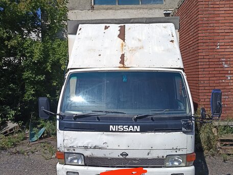 1994 Nissan Atlas, белый, 700000 рублей, вид 1
