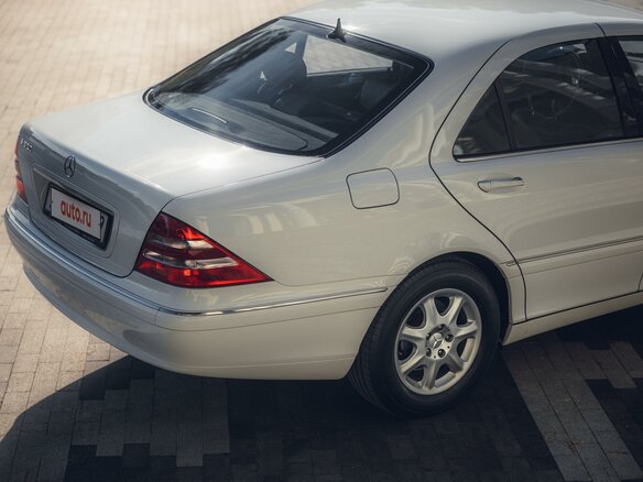 1999 Mercedes-Benz S-Класс 320 IV (W220), белый - вид 5