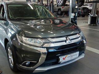 2015 Mitsubishi Outlander III Рестайлинг, серый, 1430000 рублей, вид 2