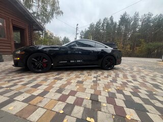 2019 Ford Mustang VI Рестайлинг, чёрный, 2700000 рублей, вид 4