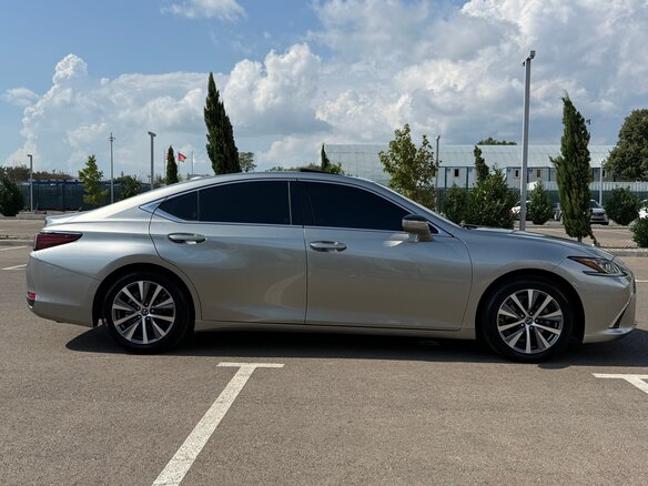 2019 Lexus ES 200 VII, серый - вид 3