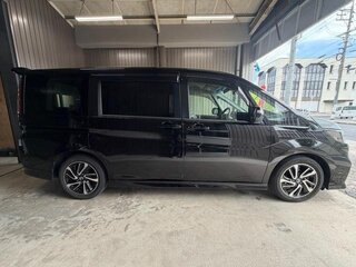 2018 Honda Stepwgn Spada V Рестайлинг, чёрный, 1850000 рублей, вид 4