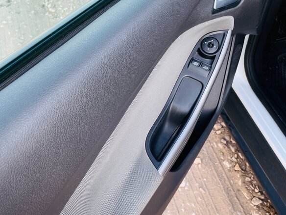 2015 Ford Focus III, белый, 750000 рублей - вид 18