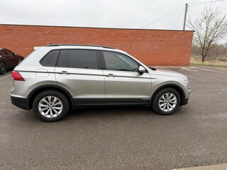2020 Volkswagen Tiguan II, серый, 2500000 рублей, вид 5