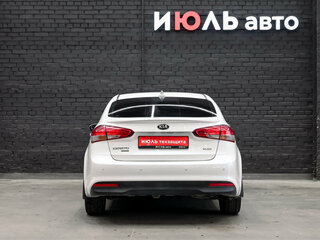 2019 Kia Cerato III Рестайлинг (Classic), белый, 1560000 рублей, вид 5