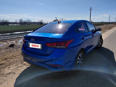 2017 Hyundai Solaris II, синий, 900000 рублей, вид 3