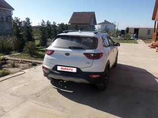 2019 Kia Stonic I, белый, 1790000 рублей, вид 3