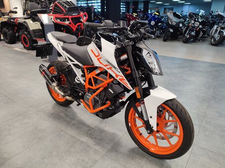 2021 KTM 390 Duke, белый, 517000 рублей, вид 4