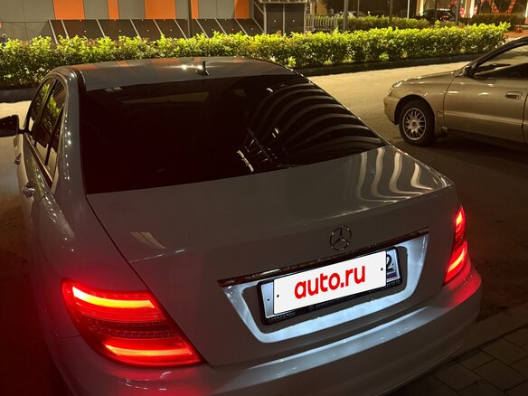 2011 Mercedes-Benz C-Класс 200 III (W204) Рестайлинг, белый, 1300000 рублей