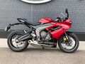 2024 Triumph Daytona 660, красный, 1100000 рублей - вид 1