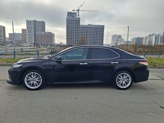2021 Toyota Camry VIII (XV70), чёрный, 4250000 рублей, вид 2