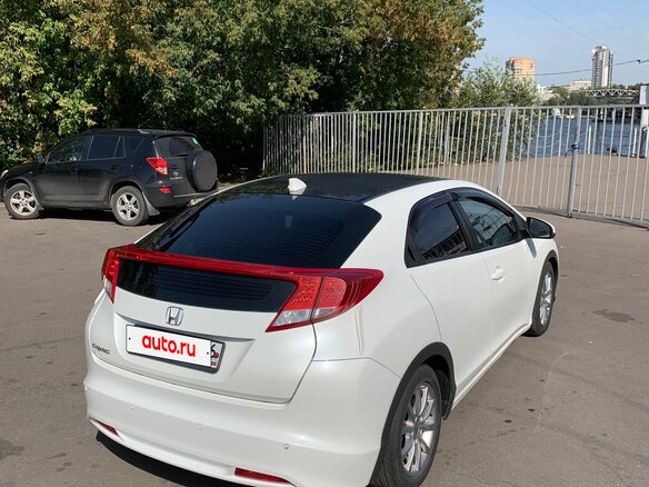 2013 Honda Civic IX, белый, 1350000 рублей - вид 4