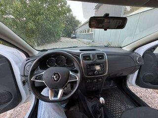 2021 Renault Logan II Рестайлинг, белый, 1035000 рублей, вид 2