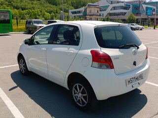 2009 Toyota Vitz II (XP90), белый, 560000 рублей, вид 5