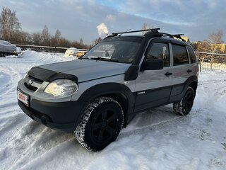 2014 Chevrolet Niva I Рестайлинг, серебристый, 500000 рублей, вид 2