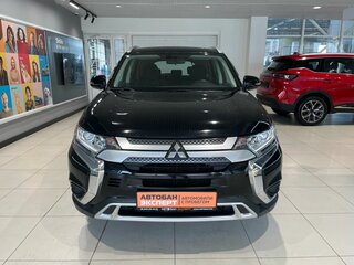 2020 Mitsubishi Outlander III Рестайлинг 3, чёрный, 2059000 рублей, вид 2