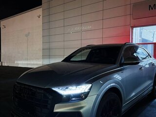 2021 Audi Q8 55 TFSI I (4M), серебристый, 6491715 рублей, вид 4