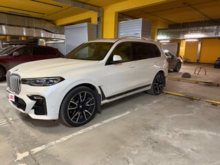 2022 BMW X7 40d I (G07), белый, 9800000 рублей, вид 1