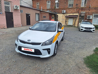 2018 Kia Rio IV, серебристый, 800000 рублей, вид 2