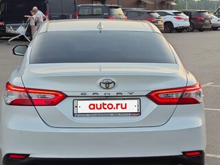 2019 Toyota Camry VIII (XV70), белый, 2250000 рублей, вид 4