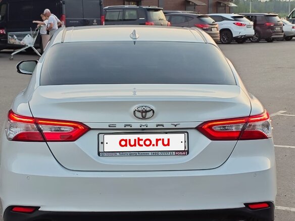 2019 Toyota Camry VIII (XV70), белый, 2250000 рублей - вид 3