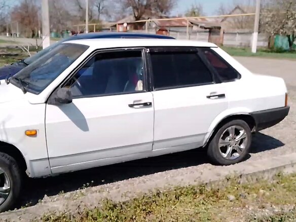 1996 Lada (ВАЗ) 21099, белый, 250000 рублей - вид 4