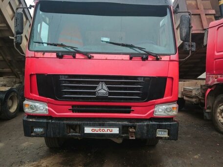 2012 Sinotruk Howo ZZ3327, красный, 1800000 рублей, вид 1
