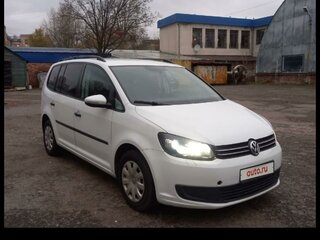 2014 Volkswagen Touran I Рестайлинг 2, белый, 600000 рублей, вид 1