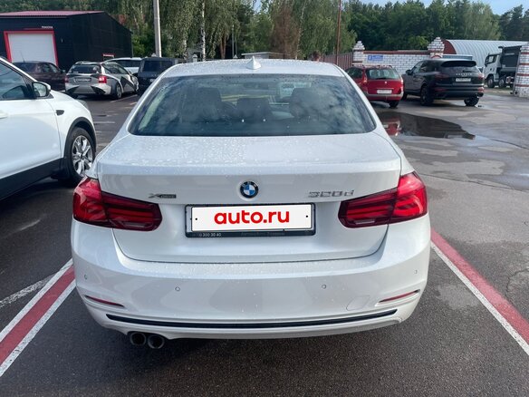 2018 BMW 3 серии 320d xDrive VI (F3x) Рестайлинг, белый, 2800000 рублей - вид 4