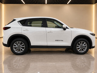 2025 Mazda CX-5 II Рестайлинг, белый, 2721846 рублей, вид 3