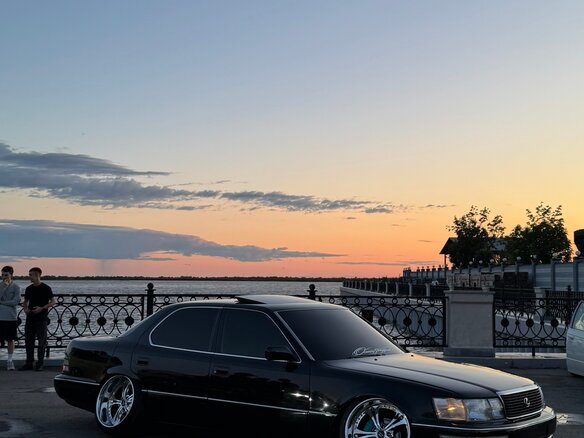 1994 Lexus LS 400 I, чёрный, 2000000 рублей - вид 3