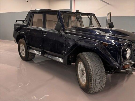 1990 Lamborghini LM002, чёрный - вид 10