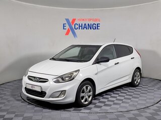 2013 Hyundai Solaris I, белый, 599000 рублей, вид 1