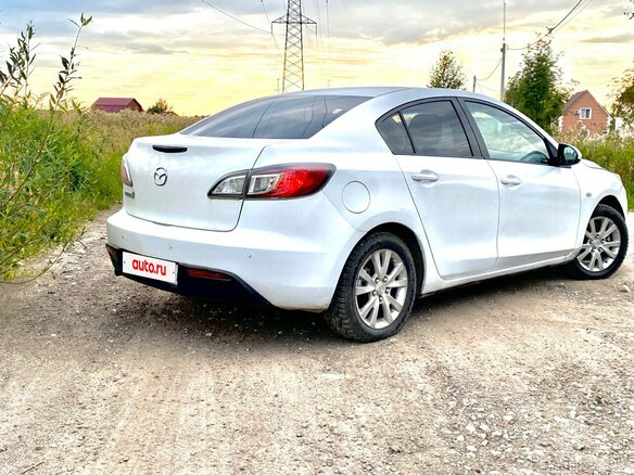2010 Mazda 3 II (BL), белый, 500000 рублей - вид 3