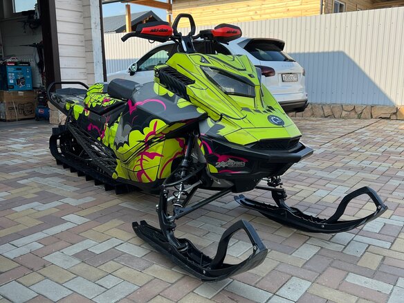 2021 BRP Ski-Doo Summit 850, чёрный, 1250000 рублей - вид 2