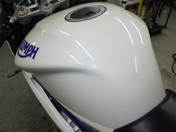2010 Triumph Daytona 675, белый, 600000 рублей - вид 6