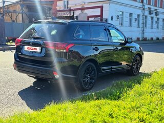 2020 Mitsubishi Outlander III Рестайлинг 3, чёрный, 1850000 рублей, вид 3