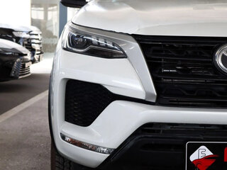 2026 Toyota Fortuner II Рестайлинг, белый, 4600000 рублей, вид 3