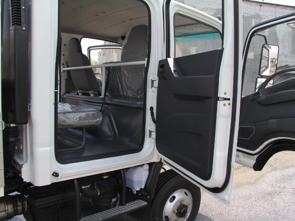 2026 Isuzu Elf (N-series), белый, 5690000 рублей - вид 16